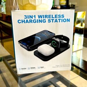 3 IN 1 Charging Station